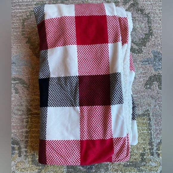 Mainstays Sherpa Plaid Bed Pillow Sham Set - Picture 2 of 7